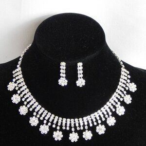 Wedding Bridal Silver Rhinestone Crystal Flower Necklace and Earrings Set  5418